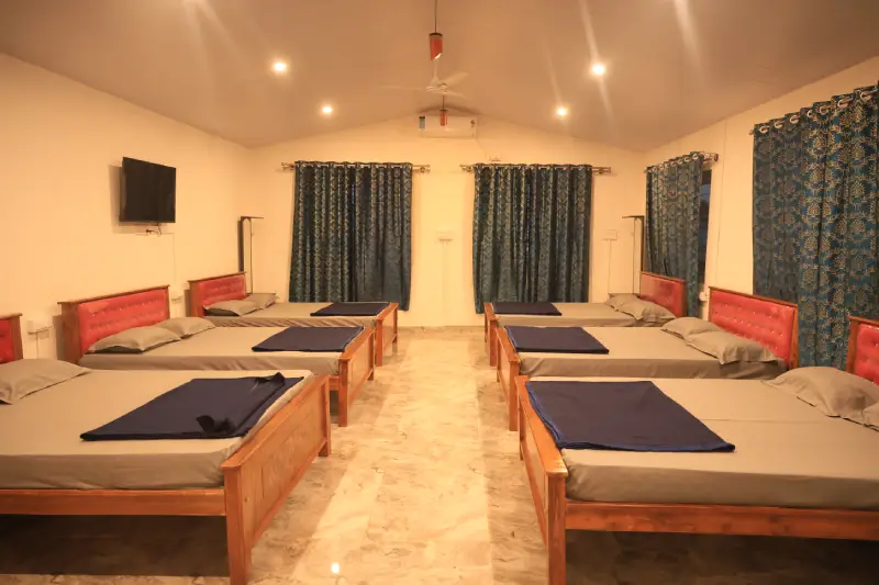 FAMILY AC ROOMS