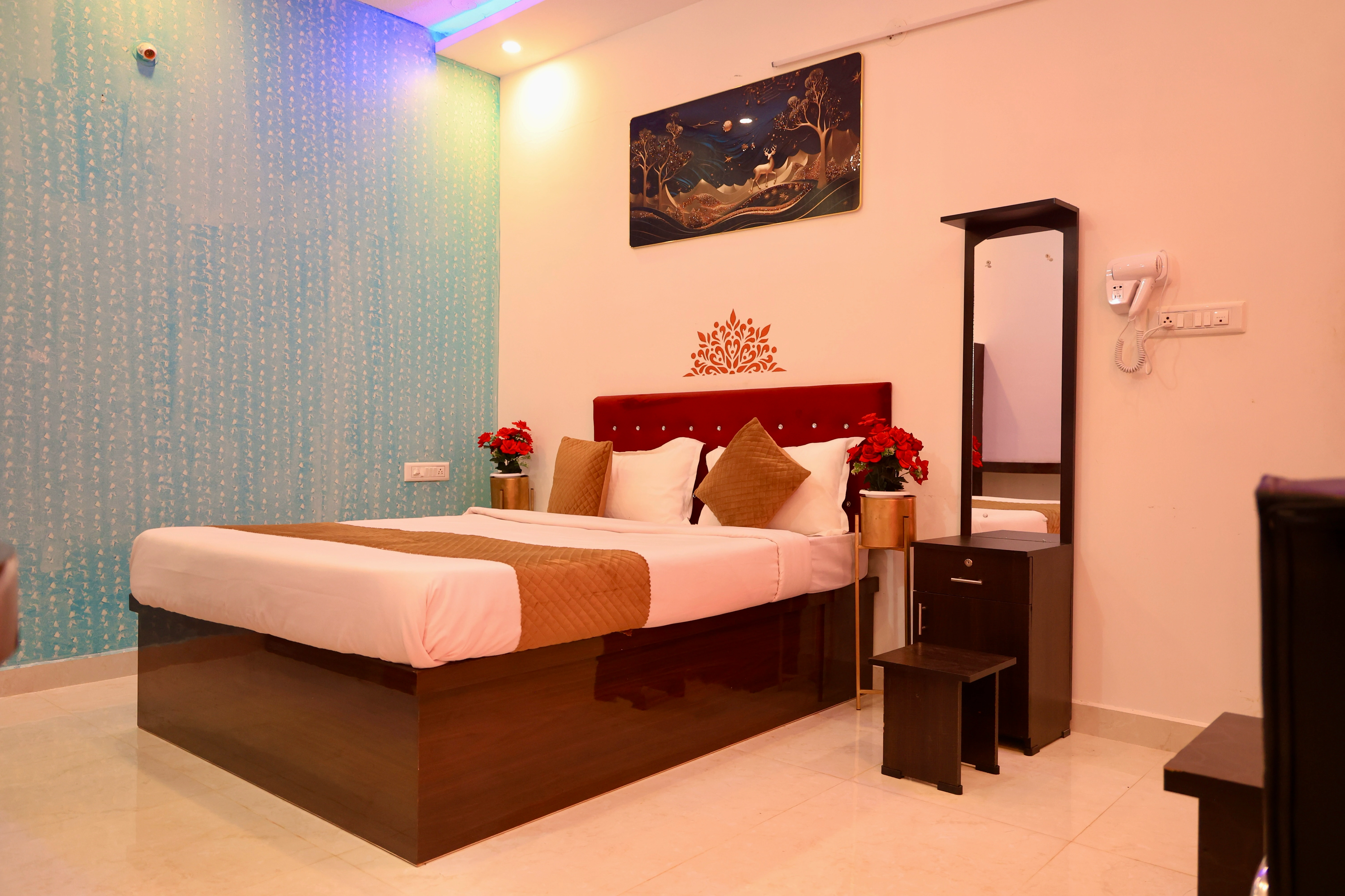 EXECUTIVE AC ROOMS